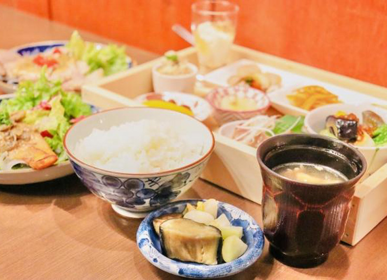 Đi ăn nhà hàng ở Nhật cần những quy tắc nào?
